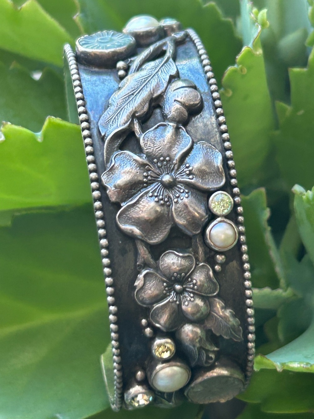 Mars valentine echo of the the dreamer pearl gemstone floral embossed cuff